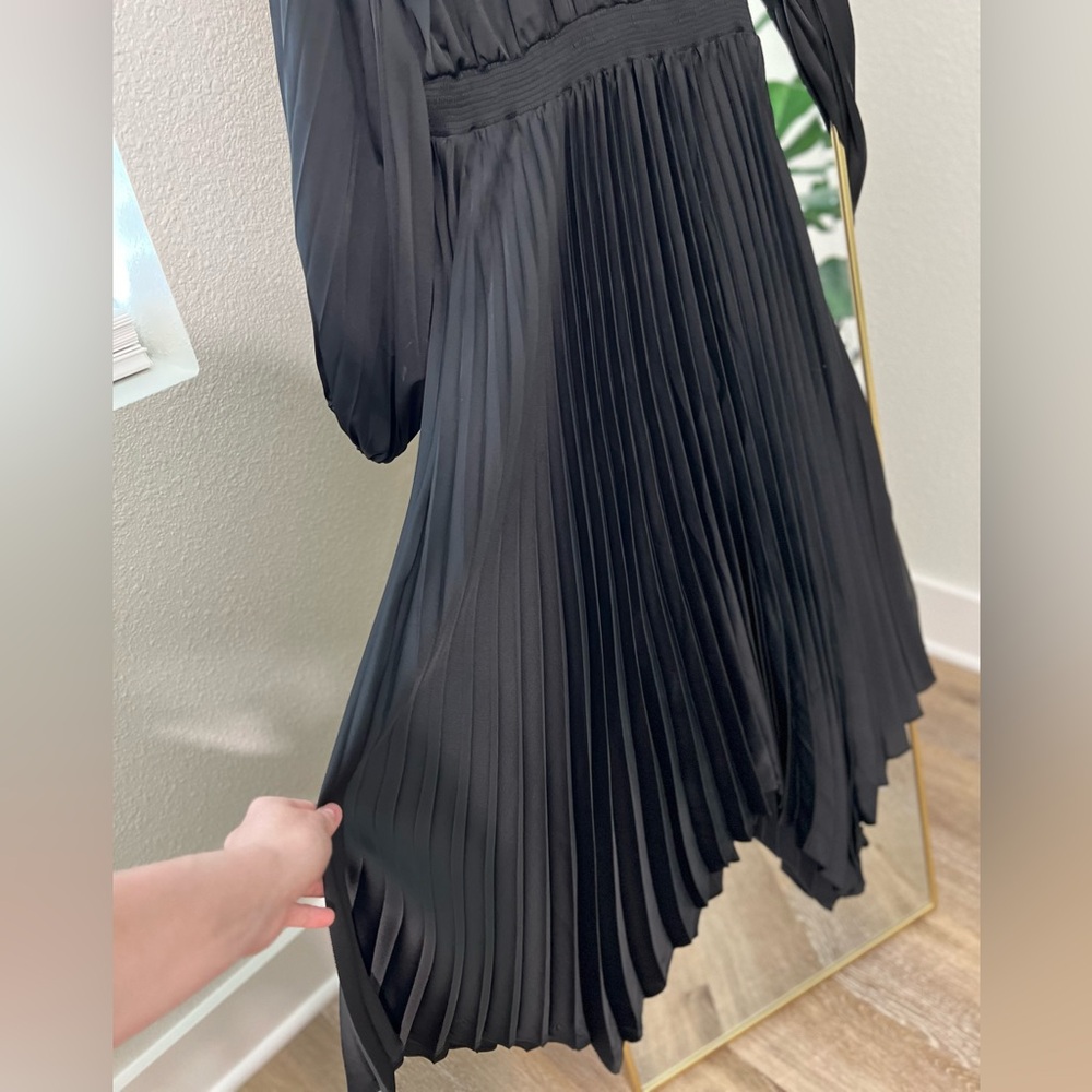 Petal & Pup Black Pleated Midi Dress with Balloon Sleeves - Picture 4 of 5